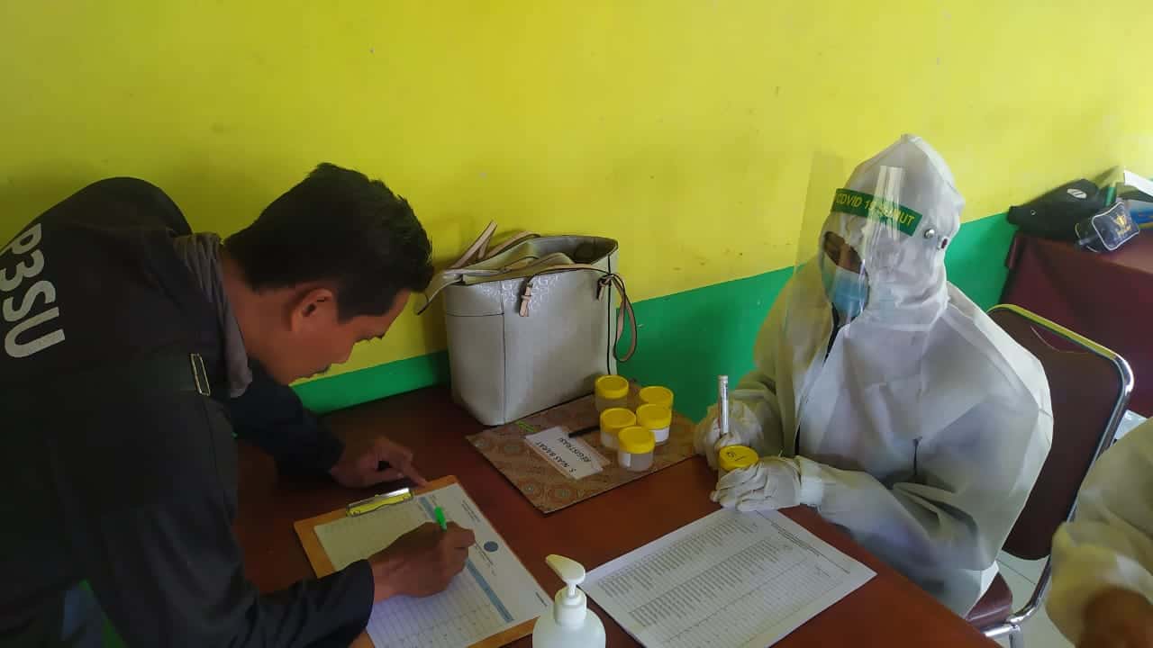Kecamatan Medan Helvetia Ciptakan Lingkungan Bersih Dari Penyalahgunaan Narkoba Melalui Tes Urin Kecamatan Medan Helvetia Ciptakan Lingkungan Bersih Dari Penyalahgunaan Narkoba Melalui Tes Urin