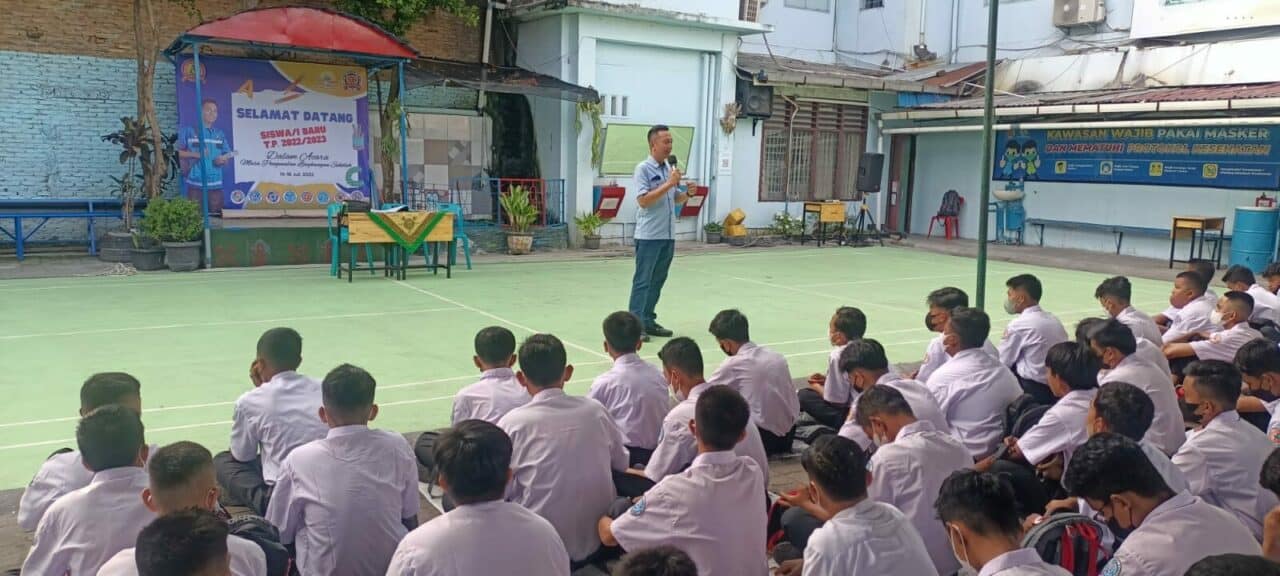 Sosialisasi Bahaya Narkoba Bagi Remaja pada Kegiatan Masa Pengenalan Lingkungan Sekolah