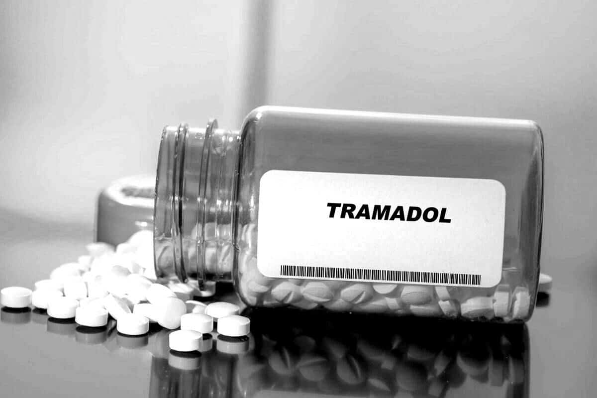 Tramadol Termasuk Jenis Narkotika atau Tidak ? 64d3e3c6cb575 blackwhite