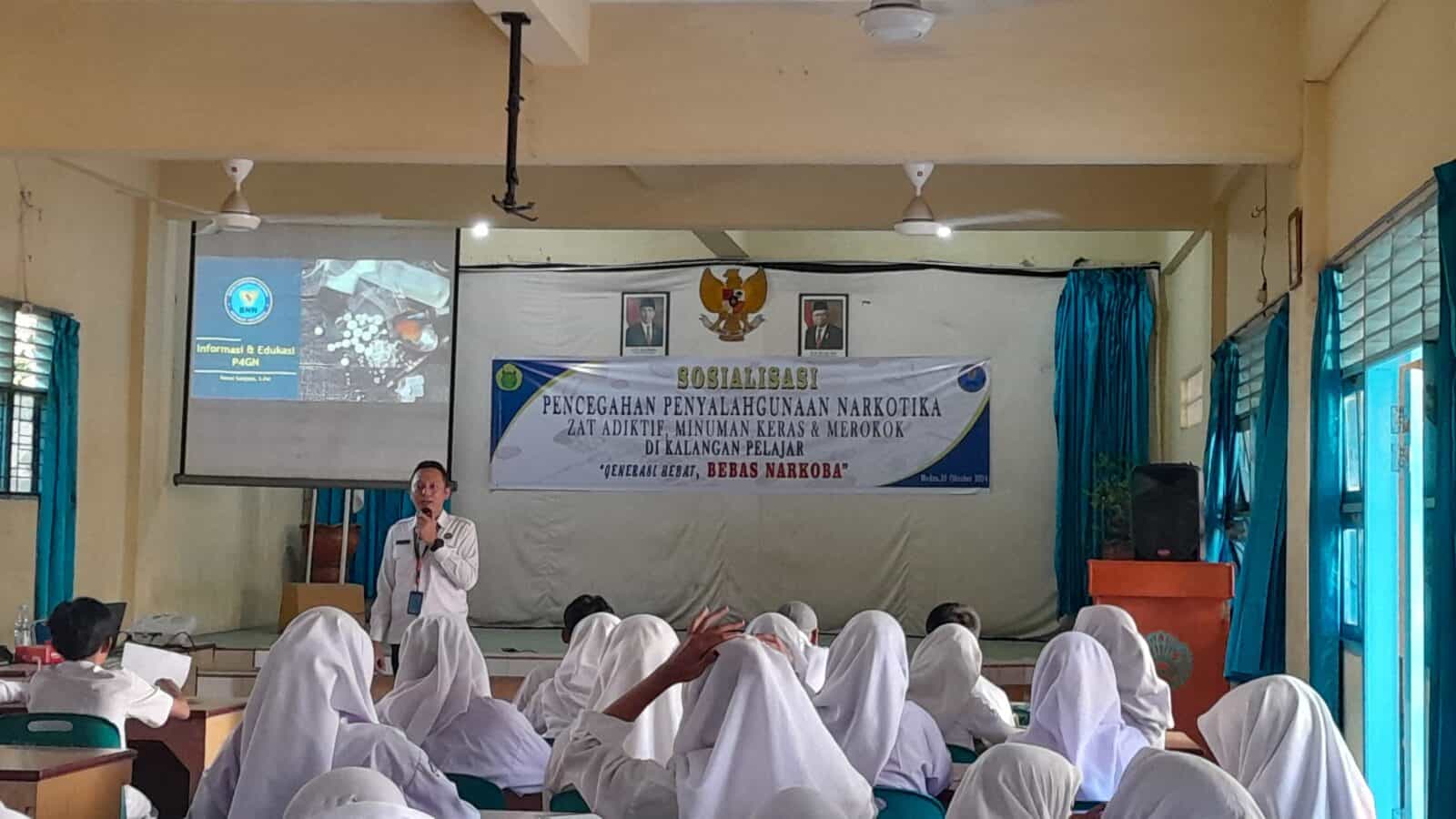 Sosialisasi Bahaya Penyalahgunaan Narkoba pada Siswa Swasta Tamansiswa Medan Tahun 2024/2025 Sosialisasi Bahaya Penyalahgunaan Narkoba pada Siswa Swasta Tamansiswa Medan Tahun 2024/2025
